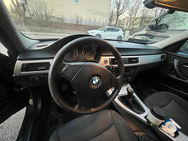 Gebraucht BMW 320 170 PS (125 kW) 2005 Schwarz Limousine