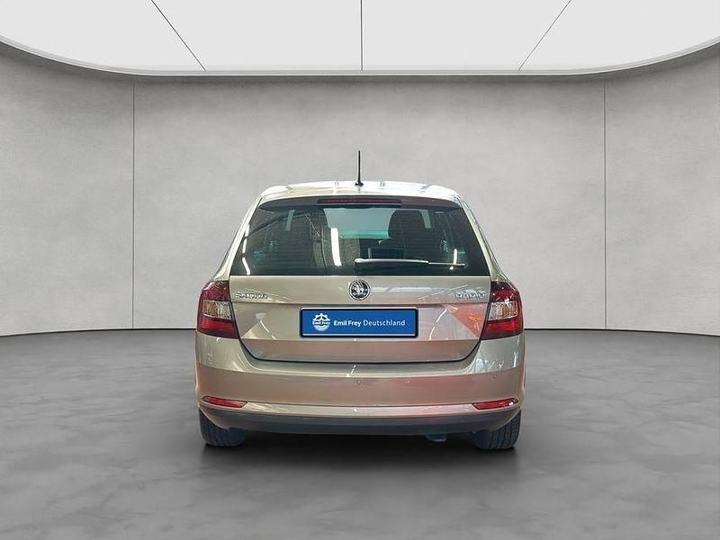 Gebraucht Skoda Rapid 125 PS (91 kW) 2018 Beige Kleinwagen