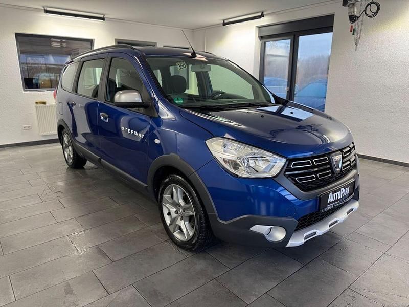 Gebraucht Dacia Lodgy Stepway 131 PS (96 kW) 2021 Blau Van / Kleinbus