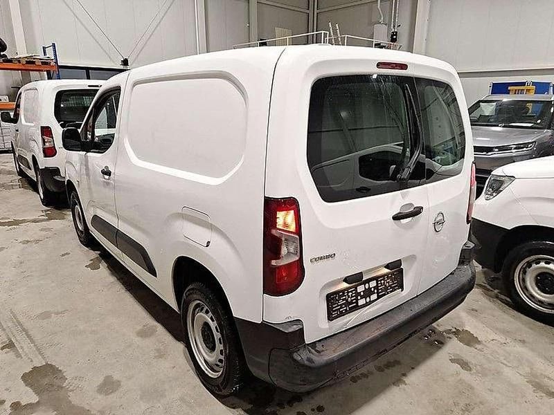 Gebraucht Opel Combo Edition 102 PS (75 kW) 2020 Weiß Van