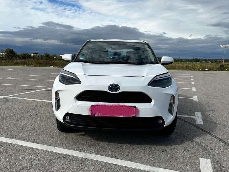 Weiß Gebraucht 2022 Toyota Yaris Cross Comfort SUV | 21.500 € (Guter Preis) - Bild 1/4