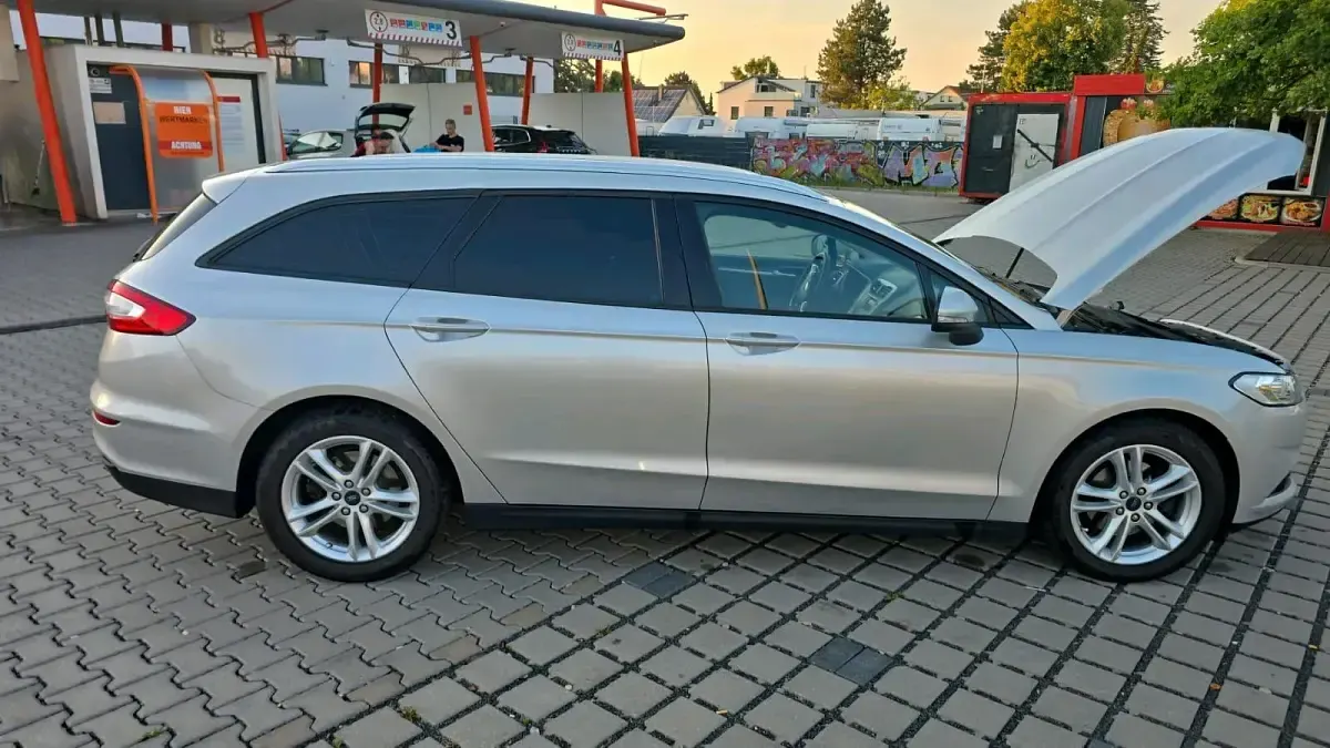 Gebraucht Ford Mondeo 150 PS (110 kW) 2017 Silber Kombi