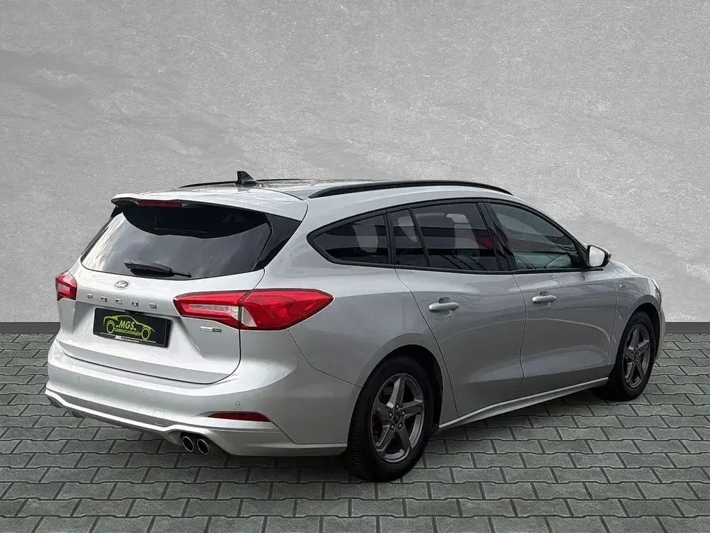 Usado Ford Focus ST-Line 155 CV (114 kW) 2020 Plateado Familiar