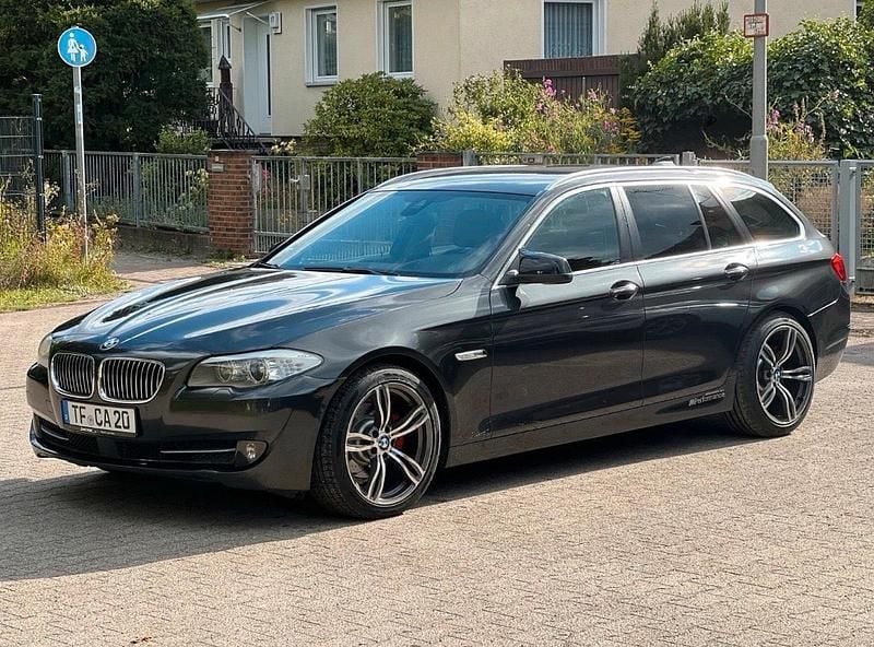 Gebraucht BMW 520 184 PS (135 kW) 2013 Grau Kombi