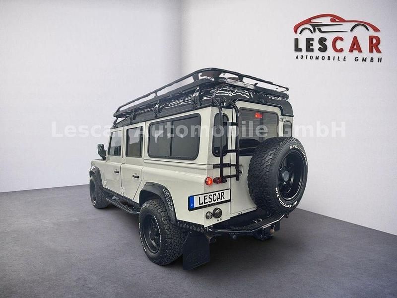 Gebraucht Land Rover Defender 122 PS (89 kW) 2023 Weiß Kombi