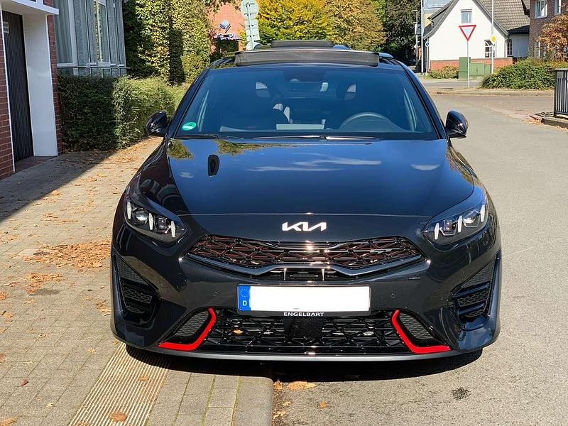 Gebraucht Kia ProCeed 204 PS (150 kW) 2022 Schwarz Kleinwagen