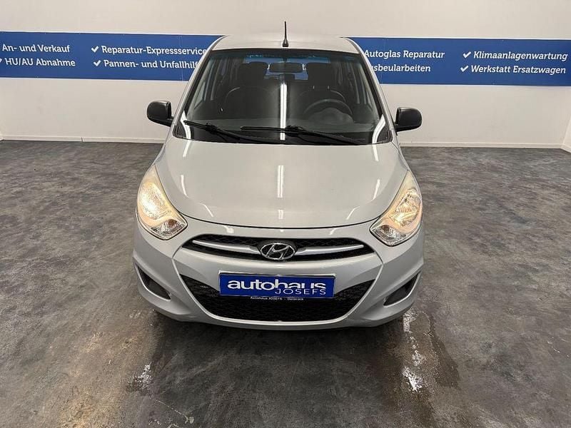 Gebraucht Hyundai i10 Edition 69 PS (50 kW) 2011 Silber Kleinwagen