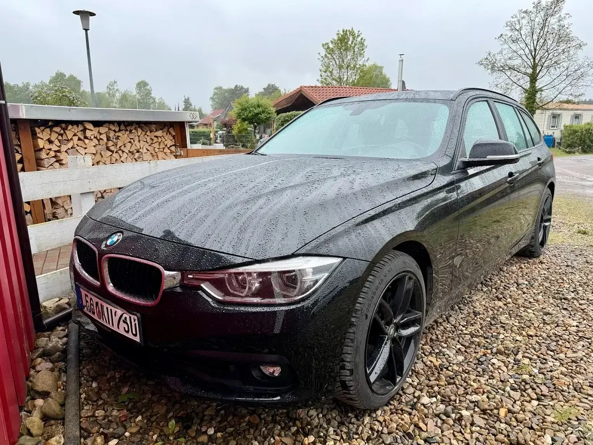 Używany BMW 320 184 KM (135 kW) 2019 Czarny Kombi