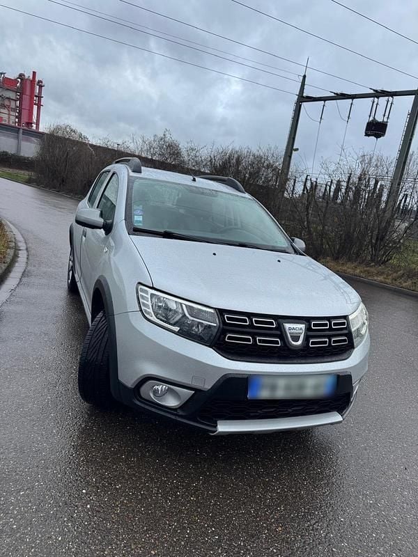 Gebraucht Dacia Sandero Stepway 90 PS (66 kW) 2018 Grau Limousine