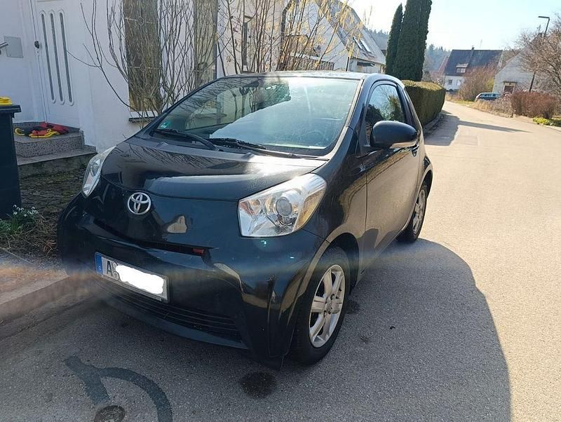 Gebraucht Toyota iQ 68 PS (50 kW) 2009 Schwarz Kleinwagen