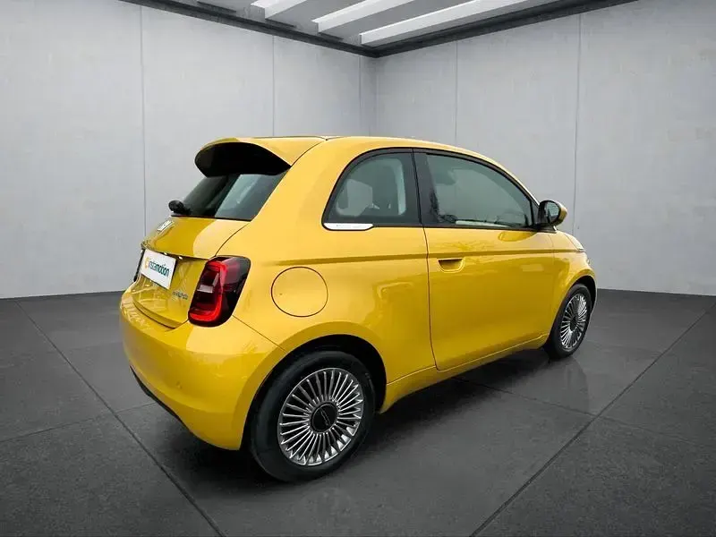 Neu Fiat 500 65 PS (47 kW) 2025 Gelb Kleinwagen