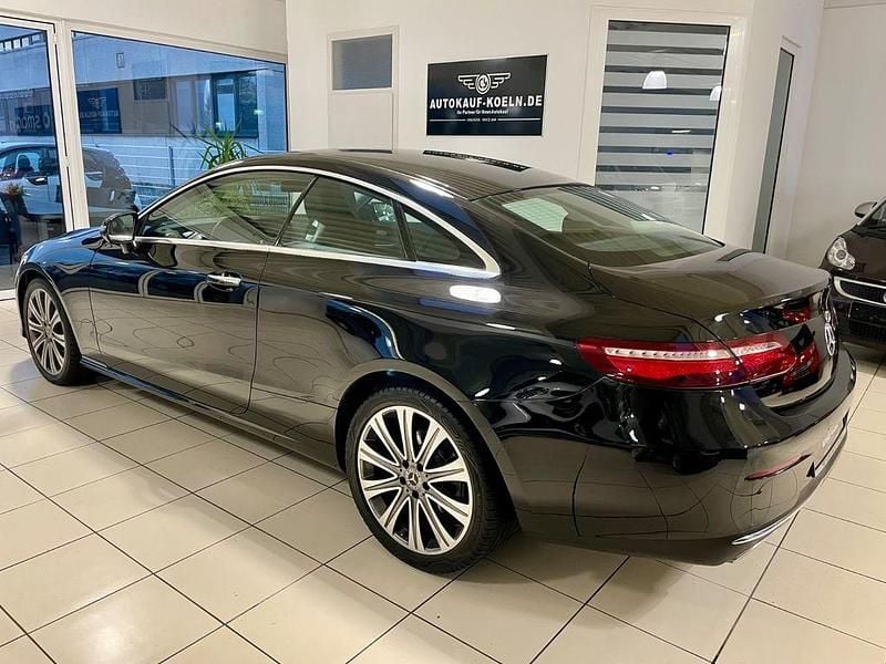 Gebraucht Mercedes E200 Avantgarde 184 PS (135 kW) 2018 Schwarz Coupé