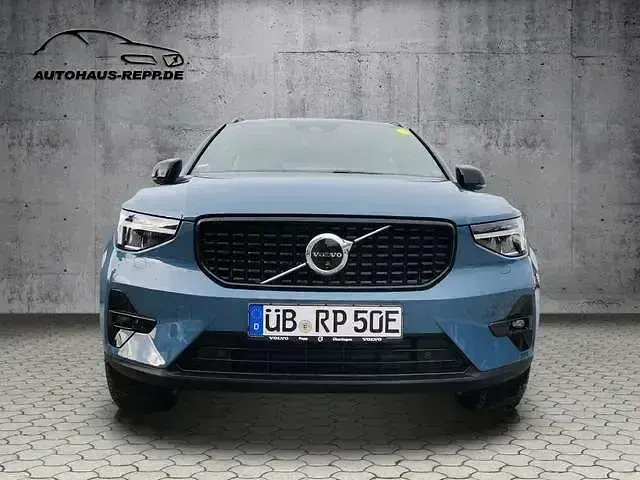 Gebraucht Volvo XC40 Plus 155 PS (114 kW) 2023 Fjord blue (metallic) SUV