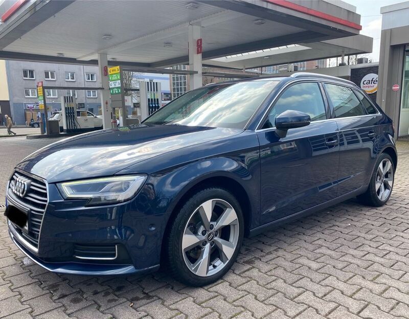 Blau Gebraucht 2017 Audi A3 Design Limousine | 17.250 € (Fairer Preis) - Bild 1/4