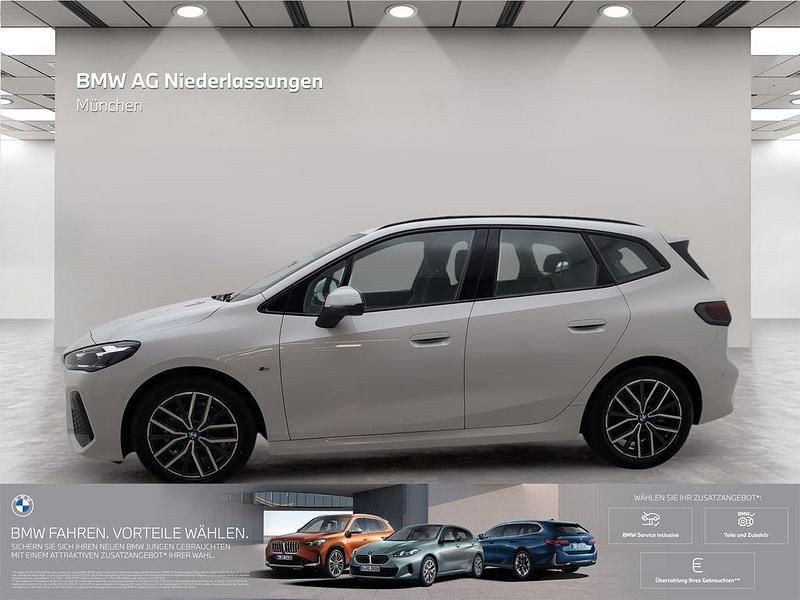 Gebraucht BMW 220 Active Tourer Performance 156 PS (114 kW) 2025 Weiß Van / Kleinbus