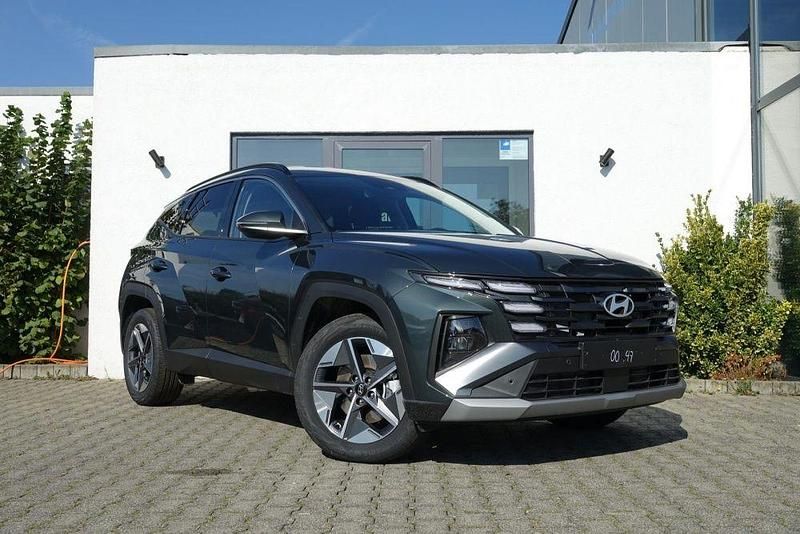 Grün Neu 2025 Hyundai Tucson SUV | 31.870 € (Superpreis) - Bild 1/4