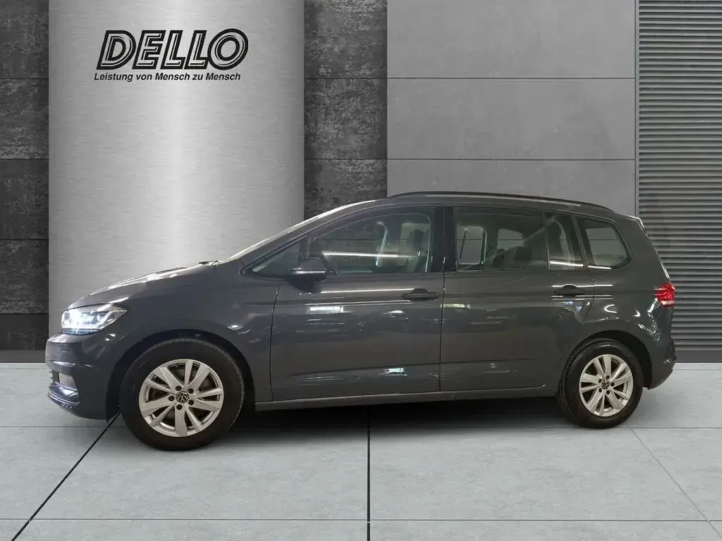 Gebraucht VW Touran Comfortline 150 PS (110 kW) 2023 Grau Van / Kleinbus