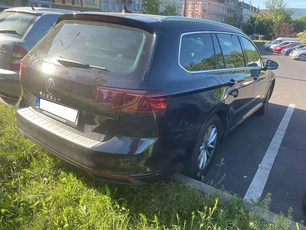 Gebraucht VW Passat Business 150 PS (110 kW) 2021 Schwarz Kombi