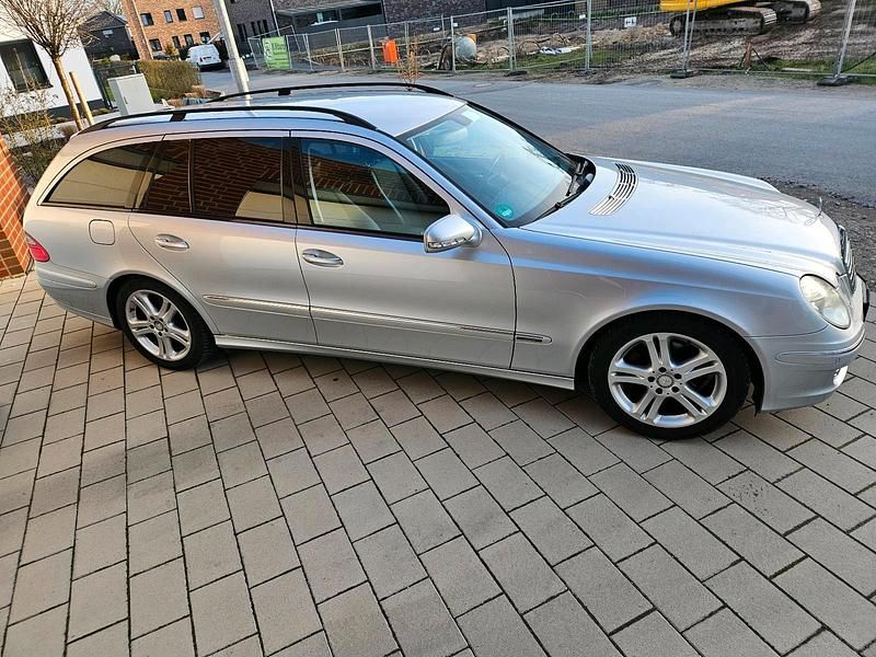 Gebraucht Mercedes E220 2009 Silber Kombi