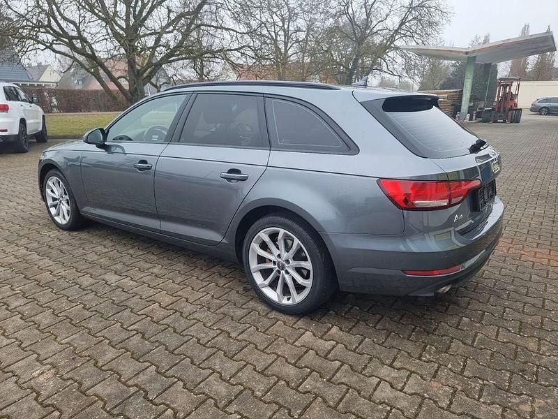 Gebraucht Audi A4 Basis 150 PS (110 kW) 2017 Grau Kombi
