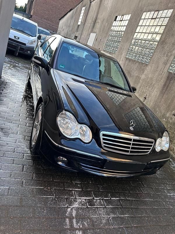 Gebraucht Mercedes C180 143 PS (105 kW) 2006 Schwarz Limousine