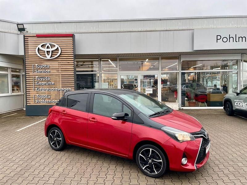 Gebraucht Toyota Yaris Style 99 PS (72 kW) 2016 Rot Kleinwagen