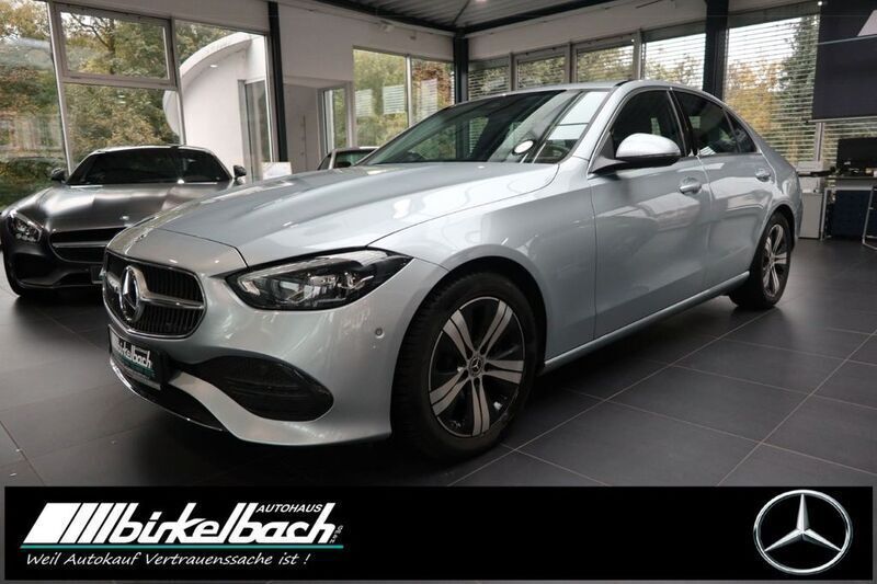 Hightechsilber metalliclac Gebraucht 2022 Mercedes C180 Avantgarde Limousine | 32.490 € (Fairer Preis) - Bild 1/4