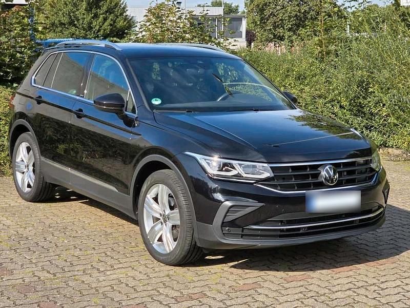 Gebraucht VW Tiguan Move 150 PS (110 kW) 2024 Schwarz SUV