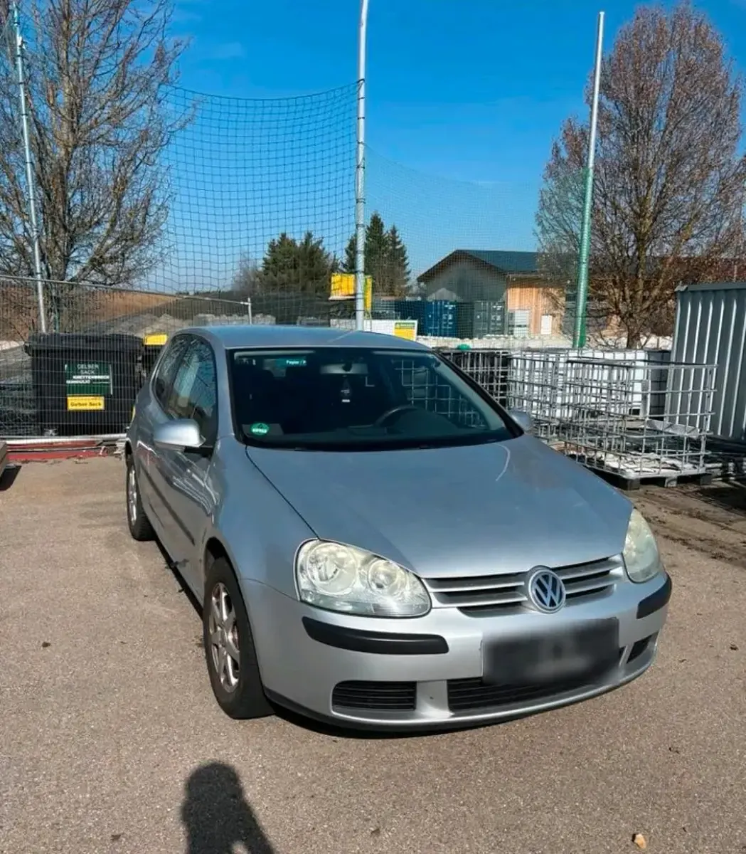 Gebraucht VW Golf V 90 PS (66 kW) 2005 Silber Kleinwagen