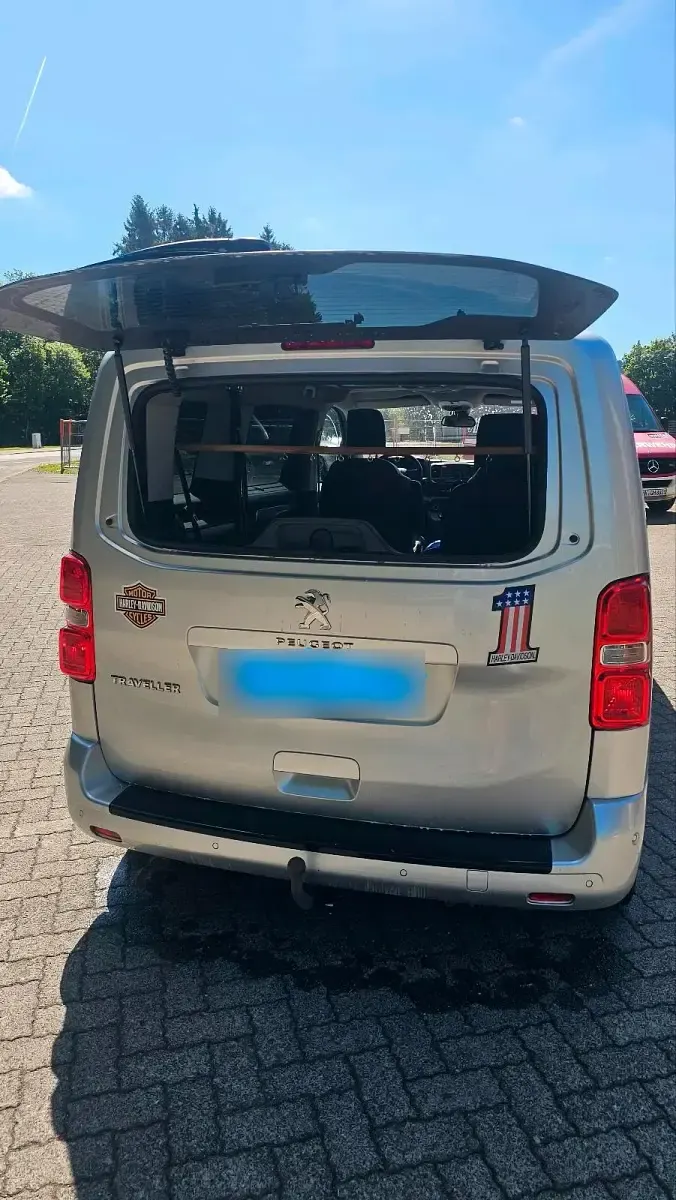 Gebraucht Peugeot Traveller Allure 177 PS (130 kW) 2016 Silber Van / Kleinbus