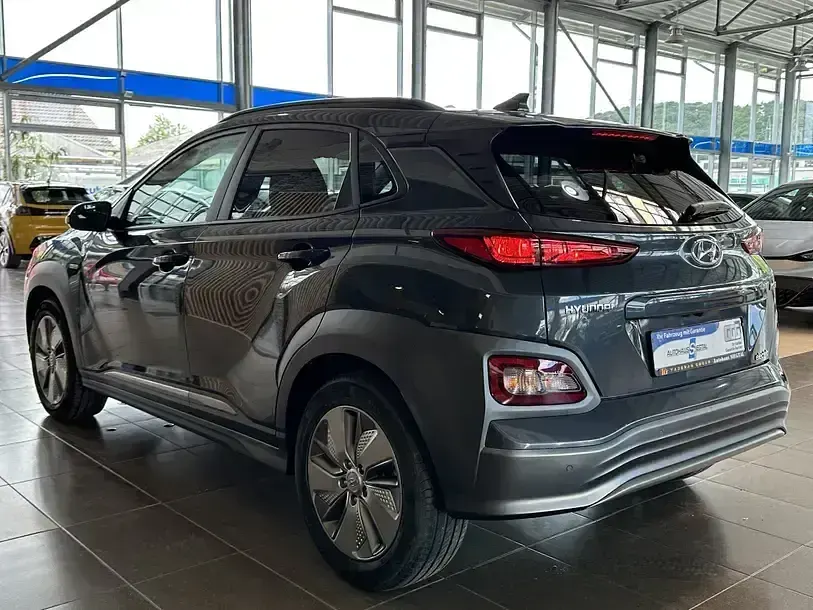 Gebraucht Hyundai Kona Advantage 100 kW (136 PS) 2021 Schwarz SUV
