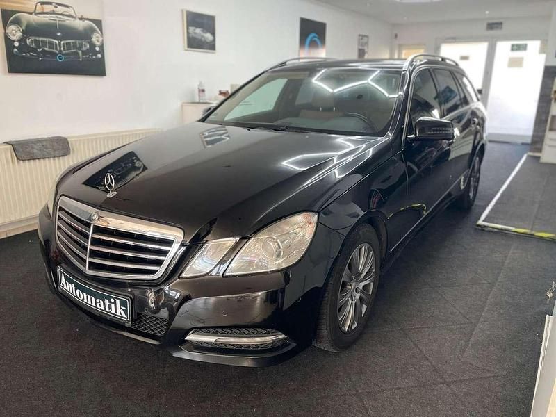 Gebraucht Mercedes E220 Avantgarde 170 PS (125 kW) 2012 Schwarz Kombi