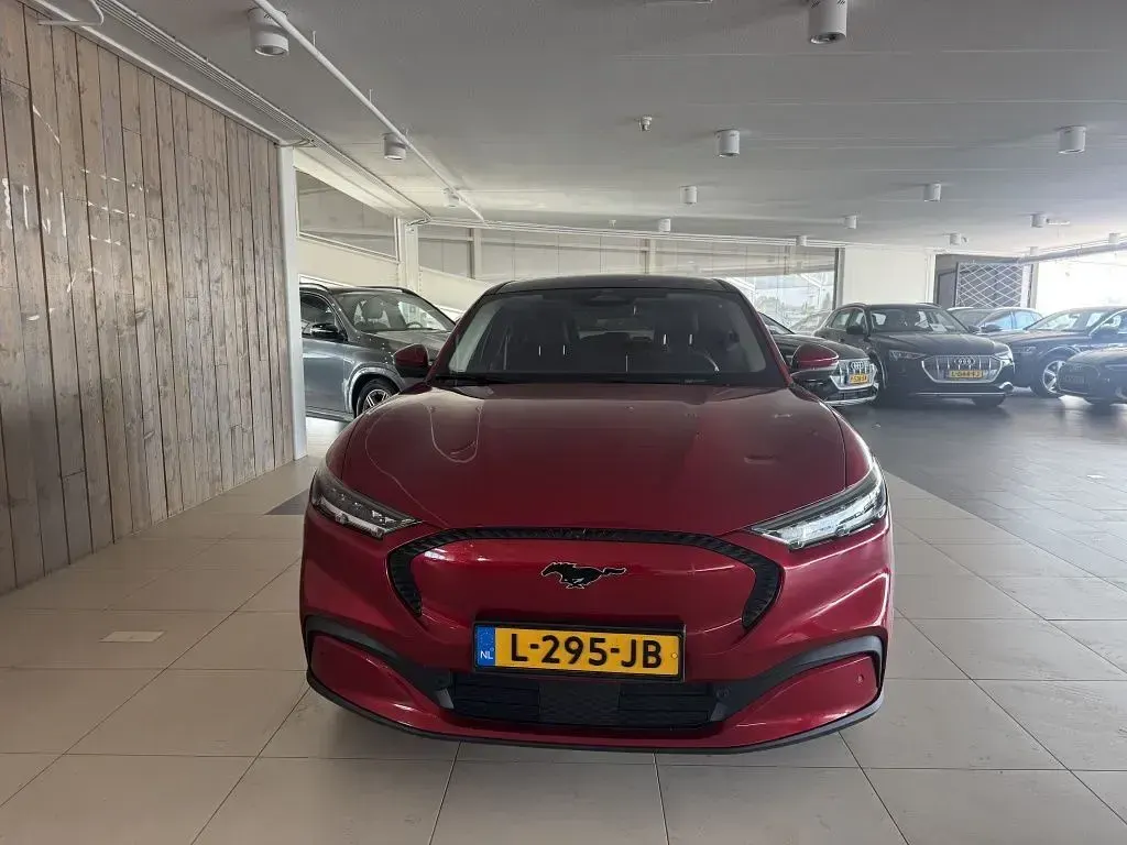 Gebraucht Ford Mustang Mach-E 199 kW (271 PS) 2021 Rot SUV