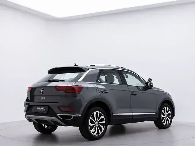 Gebraucht VW T-Roc IQ Drive 150 PS (110 kW) 2023 Grau SUV
