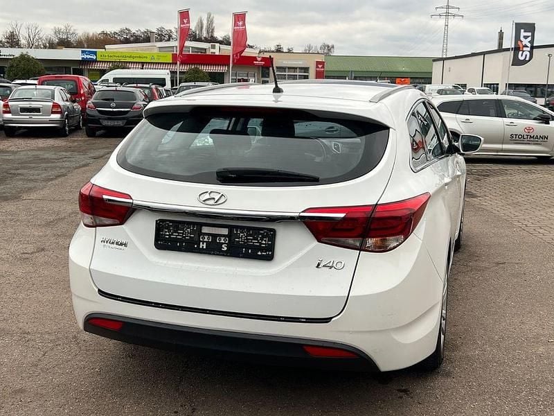 Gebraucht Hyundai i40 Classic 135 PS (99 kW) 2016 Weiß Kombi