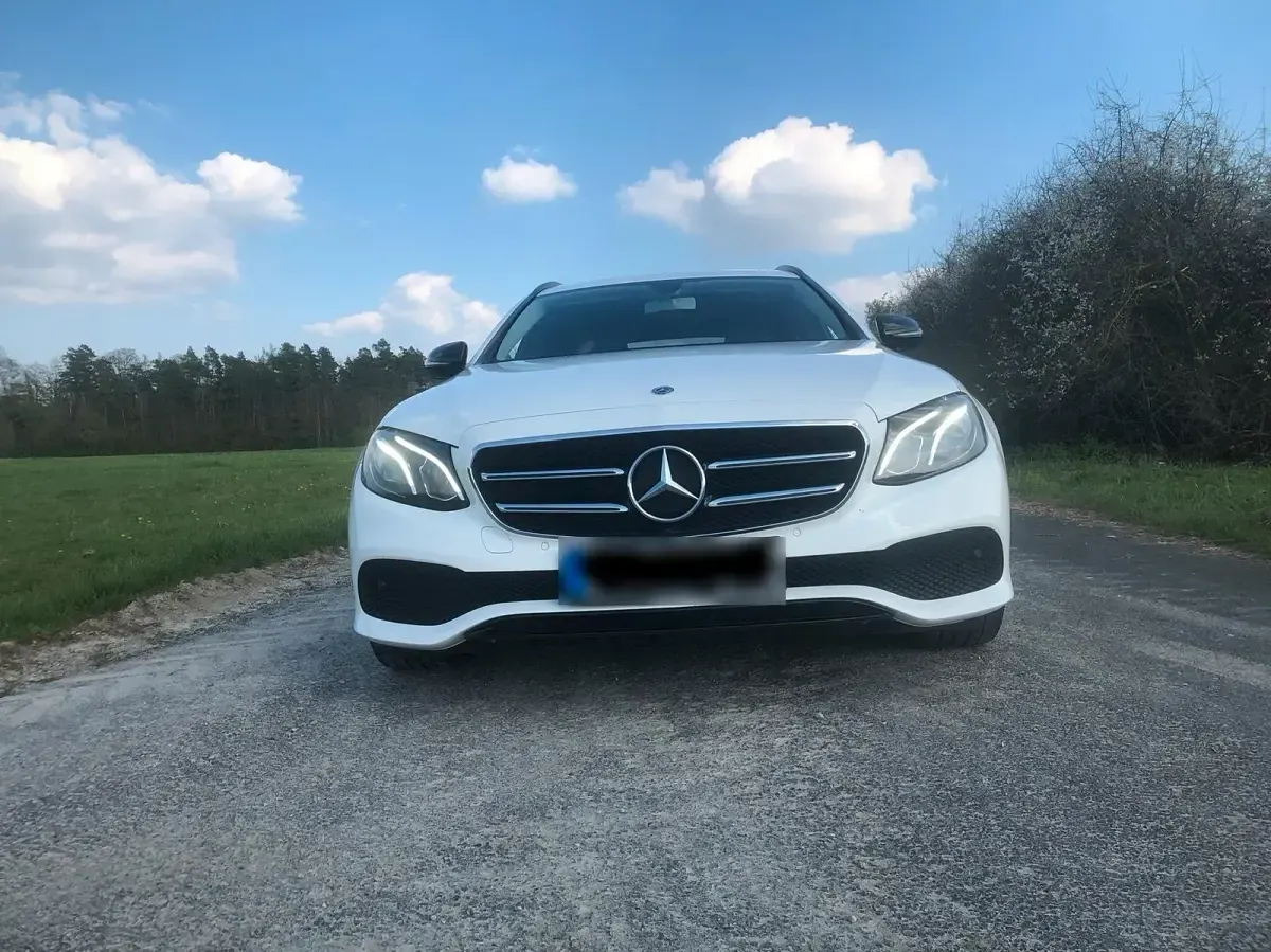 Gebraucht Mercedes E200 Avantgarde 160 PS (117 kW) 2019 Weiß Kombi