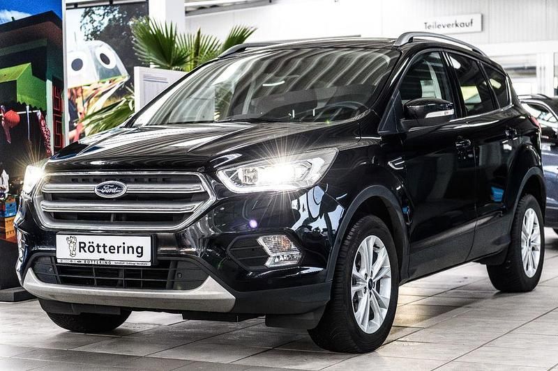 Gebraucht Ford Kuga Titanium 150 PS (110 kW) 2019 Schwarz SUV