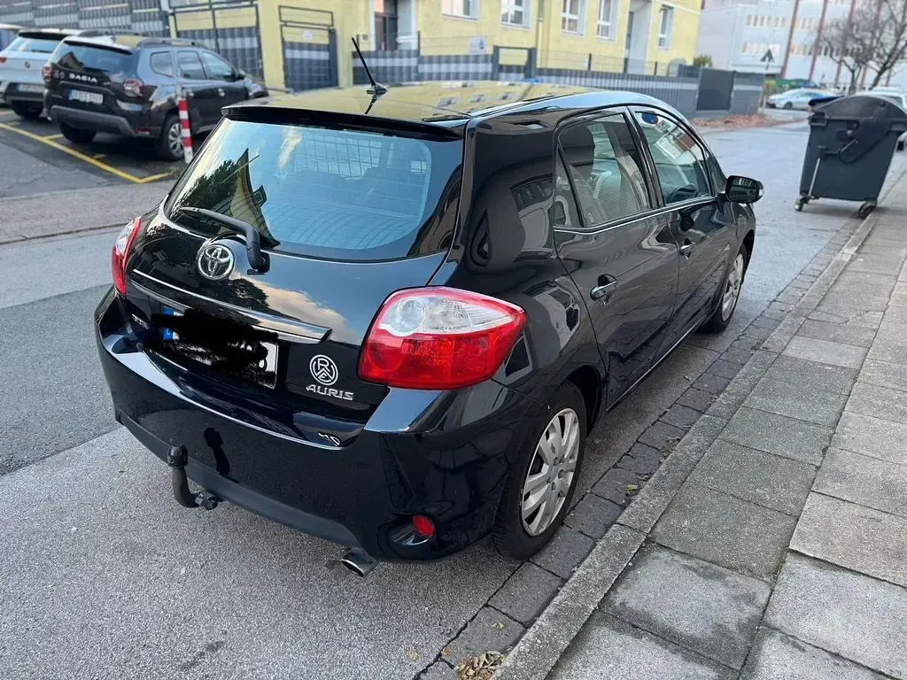 Gebraucht Toyota Auris 99 PS (72 kW) 2010 Schwarz Kleinwagen