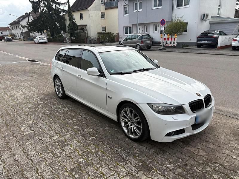 Gebraucht BMW 330 272 PS (200 kW) 2009 Weiß Kombi