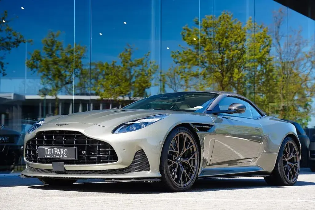 Gebraucht Aston Martin DB12 680 PS (500 kW) 2024 Grau Cabrio