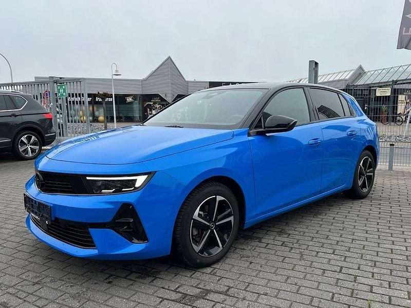 Gebraucht Opel Astra 131 PS (96 kW) 2025 Watteau grn Limousine