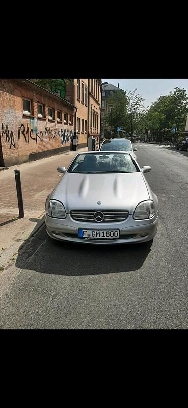 Gebraucht Mercedes SLK230 197 PS (144 kW) 2000 Silber Cabrio
