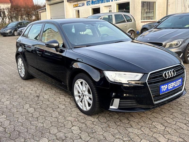 Gebraucht Audi A3 Sport 116 PS (85 kW) 2017 Schwarz Limousine