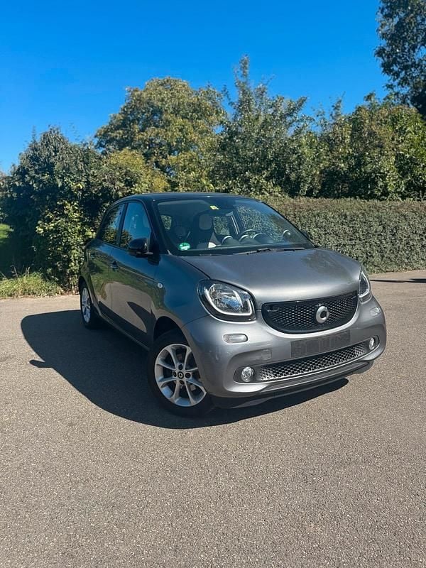 Grau Gebraucht 2015 Smart ForFour Kleinwagen | 7.500 € - Bild 1/4