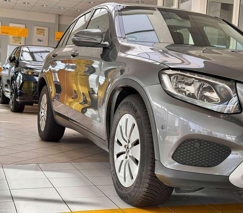 Gebraucht Mercedes GLC220 170 PS (125 kW) 2017 Selenitgrau  metalliclack SUV