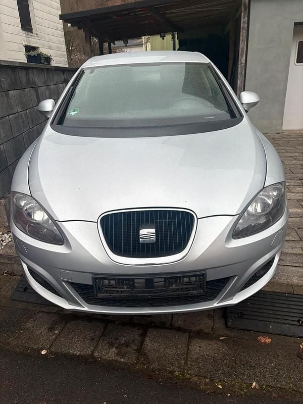 Silber Gebraucht 2010 Seat Leon Kleinwagen | 2.750 € (Guter Preis) - Bild 1/4