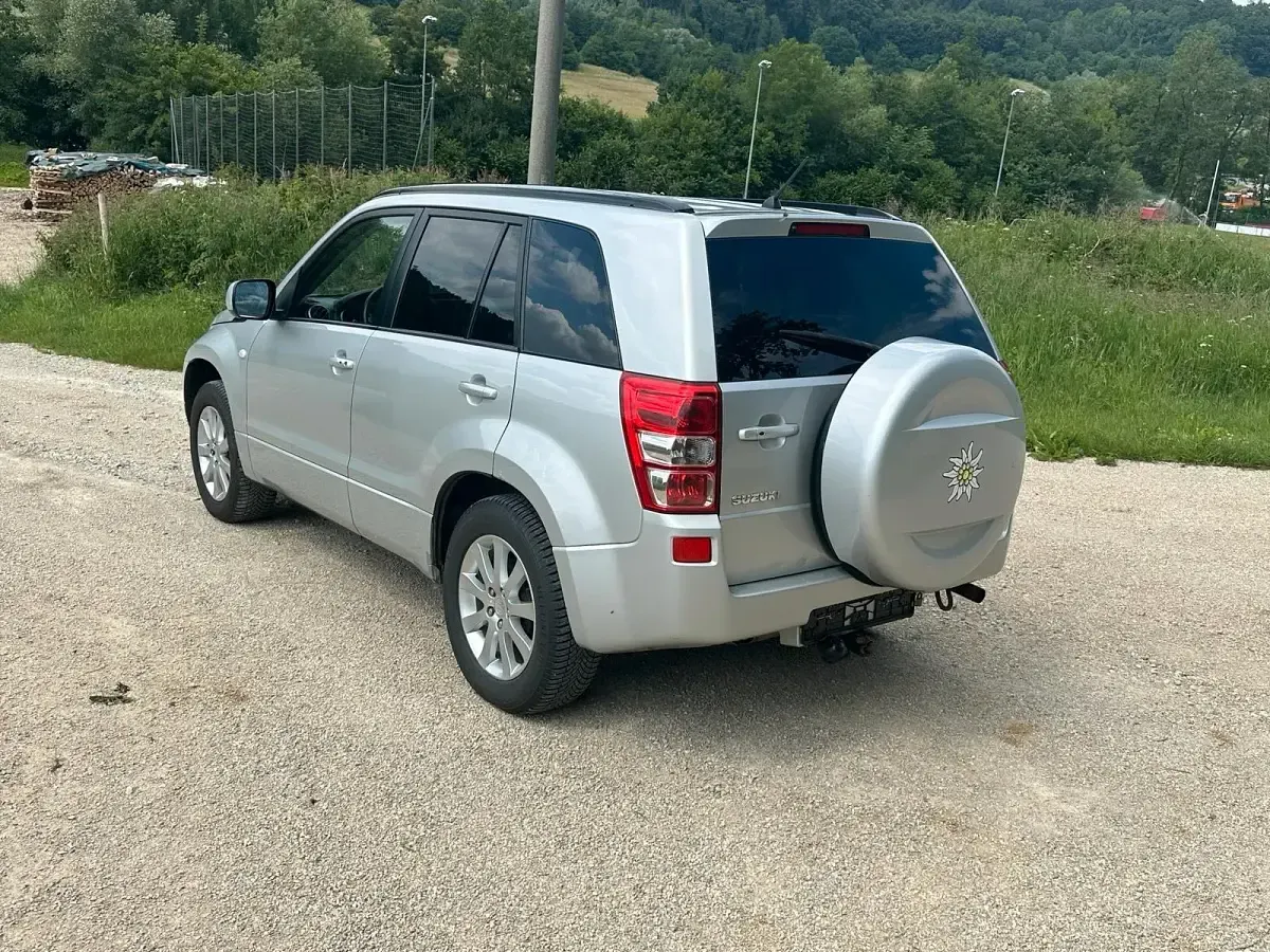 Gebraucht Suzuki Grand Vitara 128 PS (94 kW) 2006 Silber SUV
