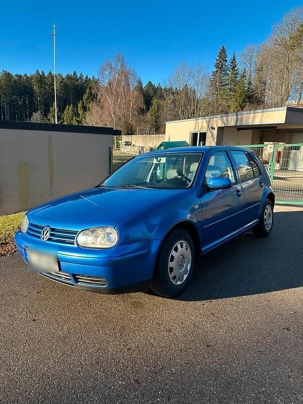 Blau Gebraucht 1999 VW Golf IV Kleinwagen | 1.500 € (Fairer Preis) - Bild 1/4