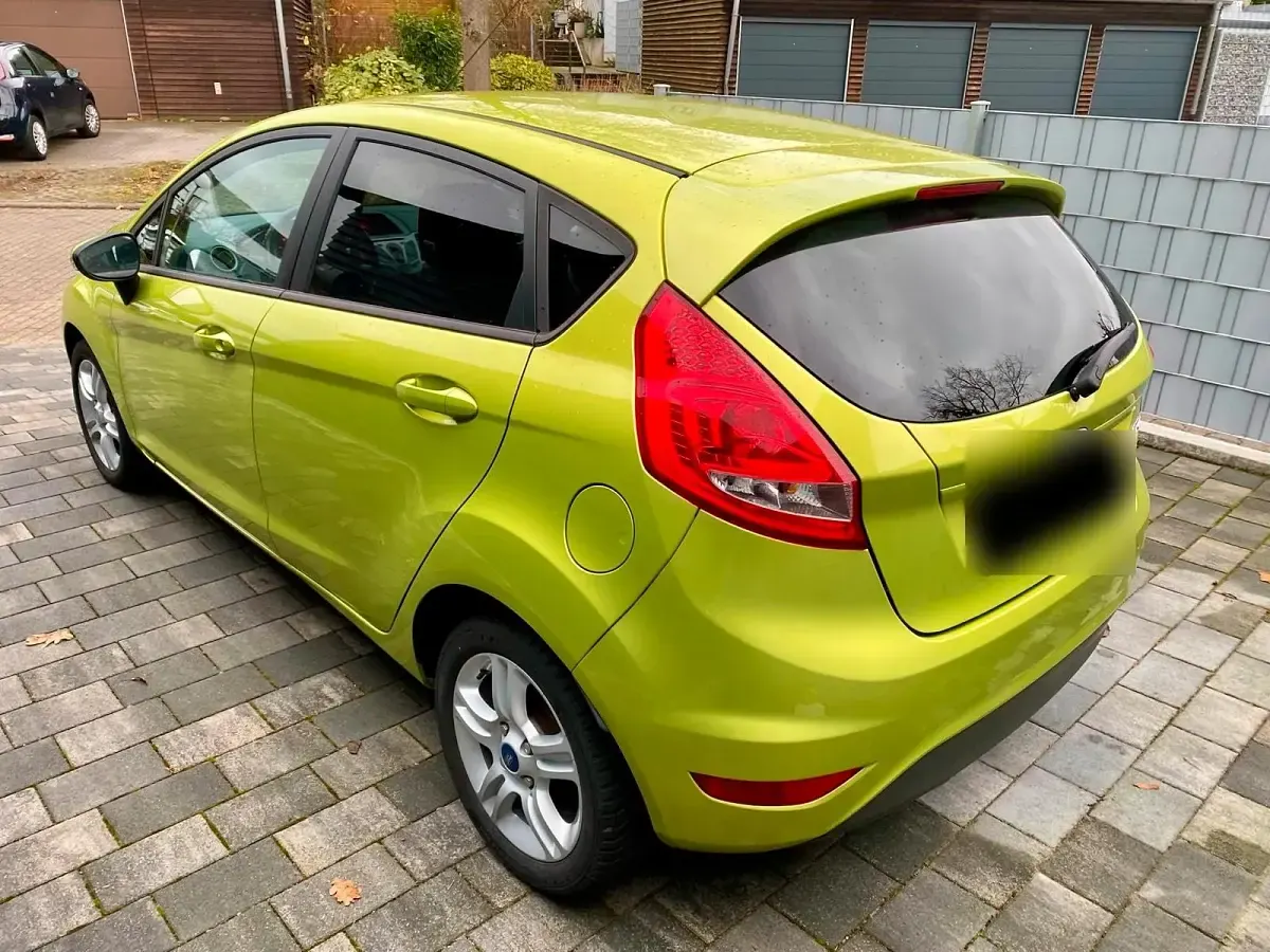Gebraucht Ford Fiesta Viva 82 PS (60 kW) 2011 Grün Kleinwagen
