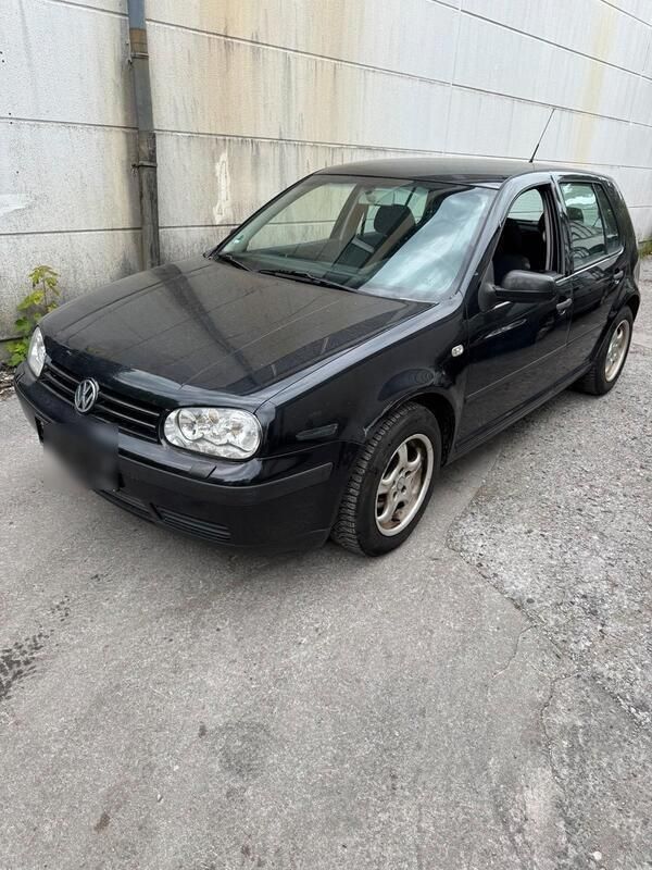 Schwarz Gebraucht 2001 VW Golf IV Kleinwagen | 800 € - Bild 1/4